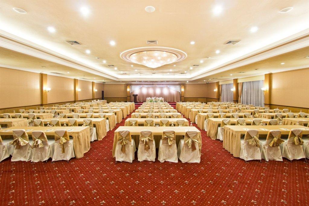 Puri Asri Hotel & Resort Magelang Exterior photo