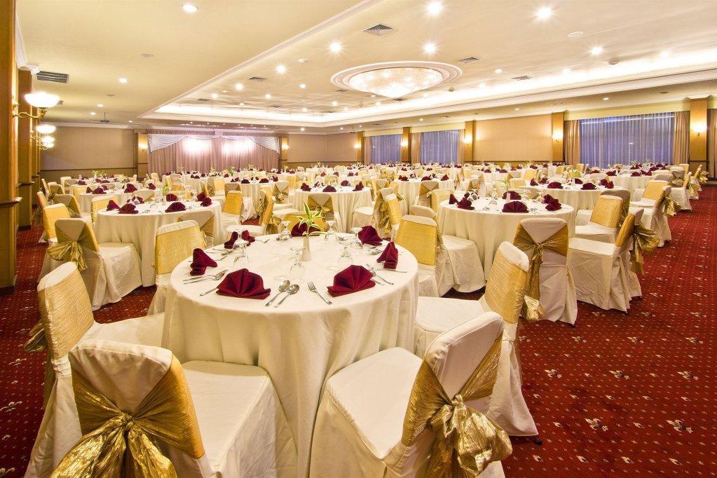 Puri Asri Hotel & Resort Magelang Exterior photo
