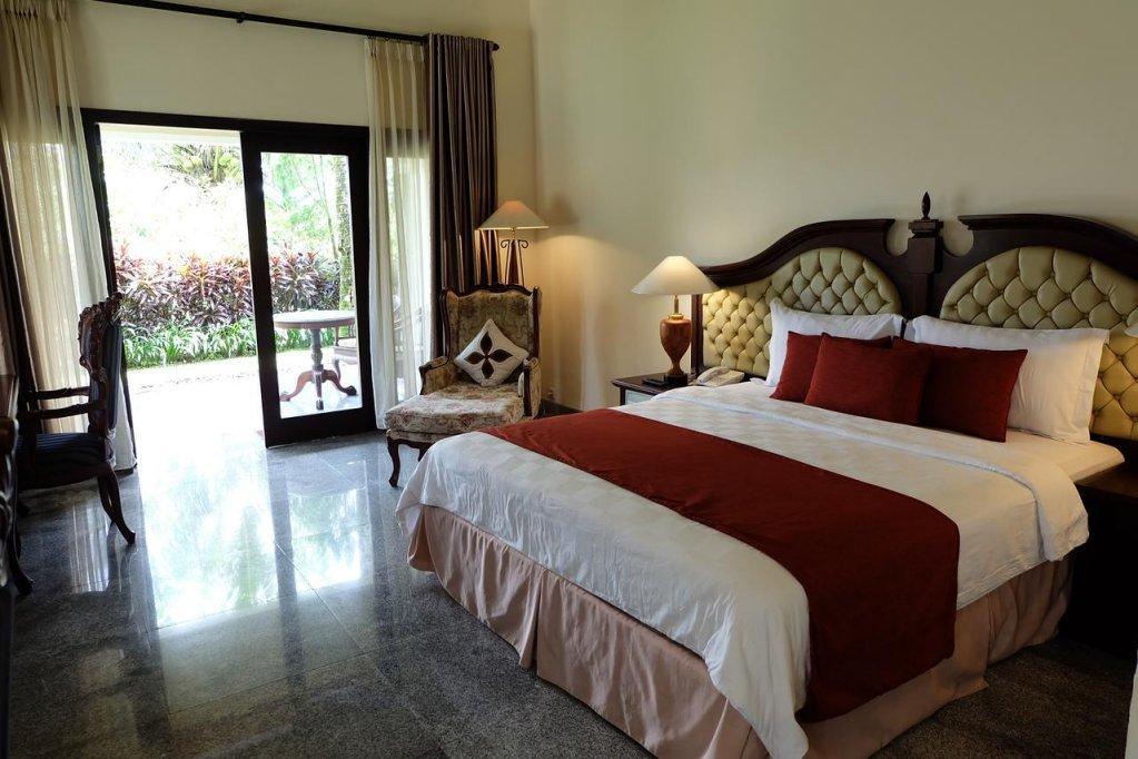 Puri Asri Hotel & Resort Magelang Exterior photo