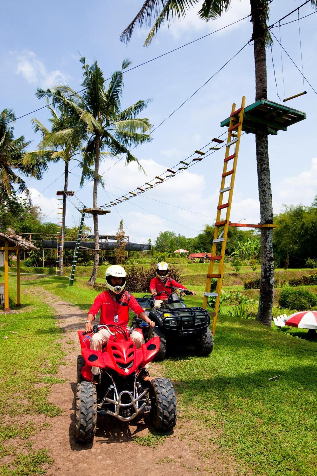 Puri Asri Hotel & Resort Magelang Exterior photo