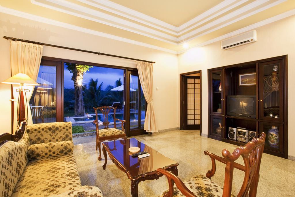Puri Asri Hotel & Resort Magelang Exterior photo