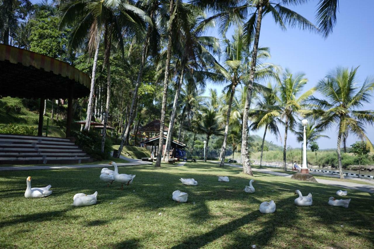 Puri Asri Hotel & Resort Magelang Exterior photo