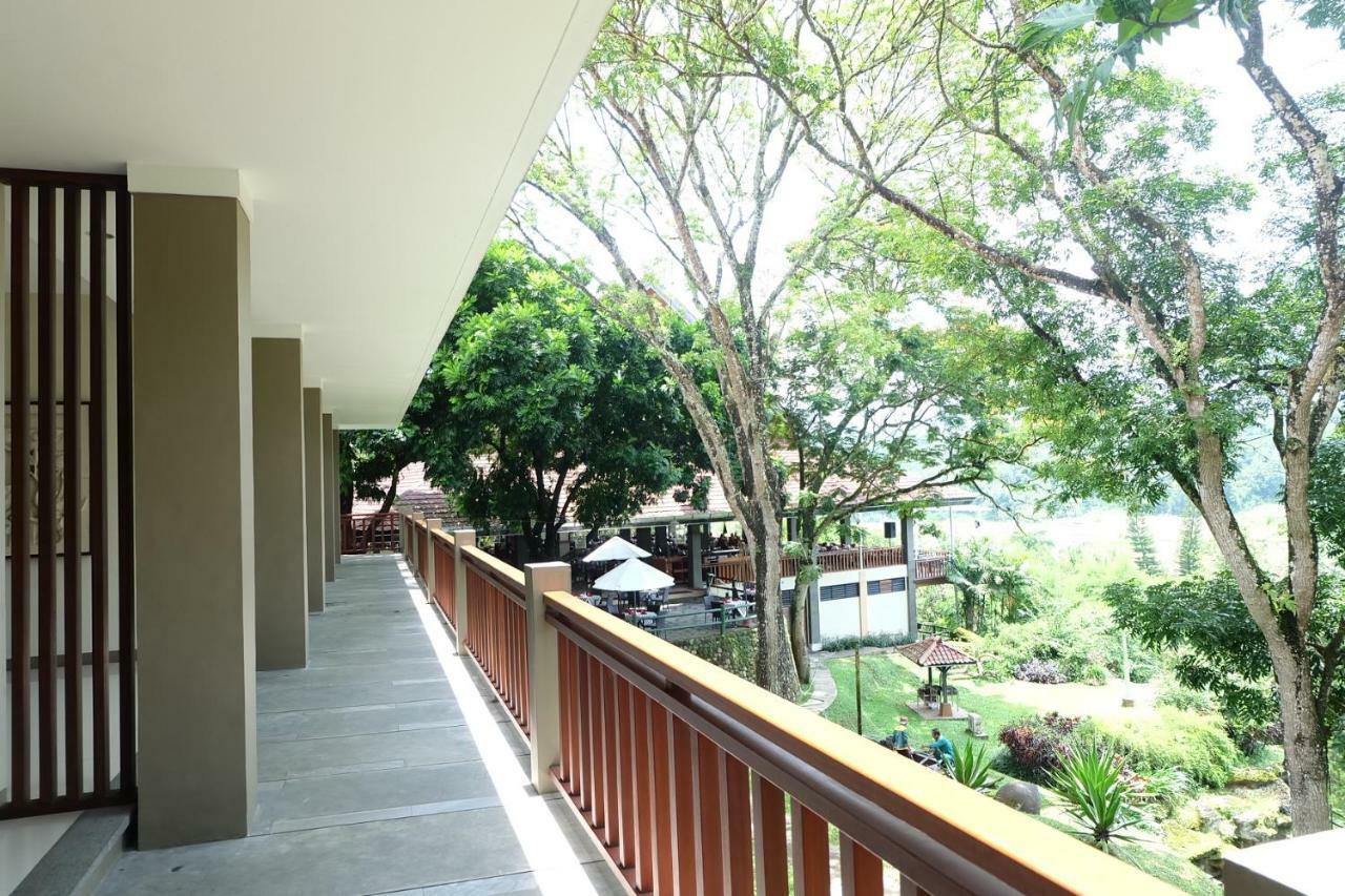 Puri Asri Hotel & Resort Magelang Exterior photo