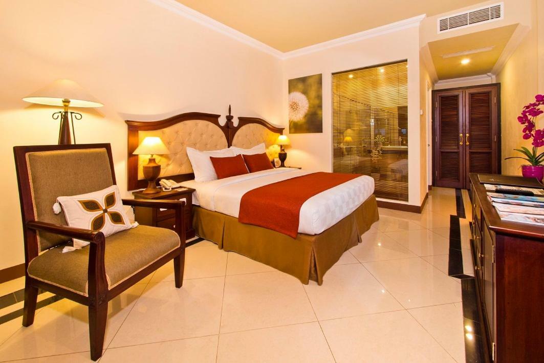 Puri Asri Hotel & Resort Magelang Exterior photo