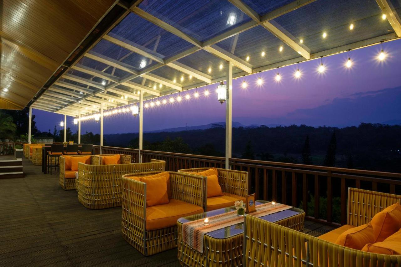Puri Asri Hotel & Resort Magelang Exterior photo