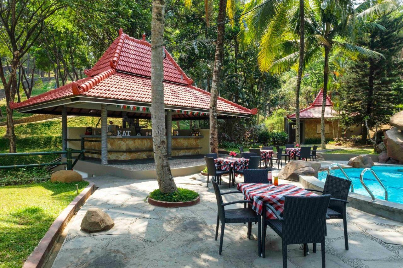 Puri Asri Hotel & Resort Magelang Exterior photo